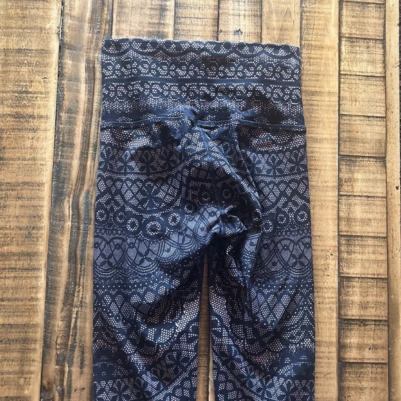 Niyama Sol Sofia Lace Leggings - Picture 10 of 15